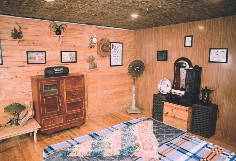 اتاق استاندارد چهارنفره با بالکن, Rỗng Homestay