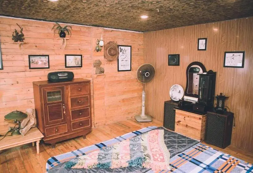 اتاق استاندارد چهارنفره با بالکن, Rỗng Homestay