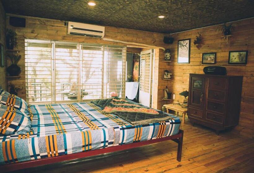 اتاق استاندارد چهارنفره با بالکن, Rỗng Homestay