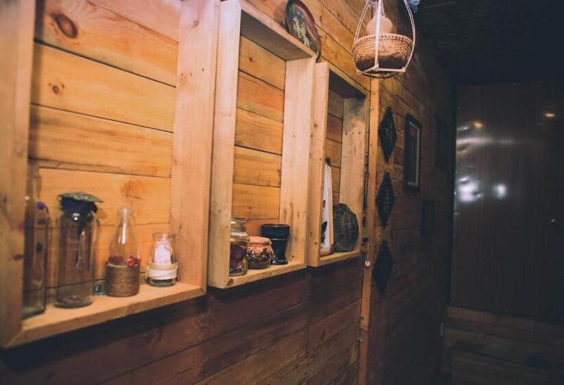 اتاق استاندارد چهارنفره با بالکن, Rỗng Homestay