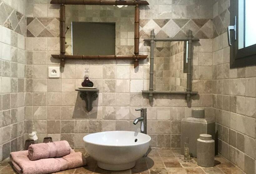 غرفة قياسية, Les Aurochs