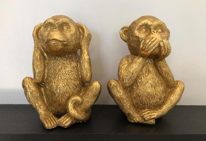 غرفة قياسية سرير كينج, Les Aurochs