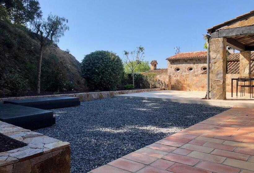 منزل غرفتين نوم, Les Aurochs