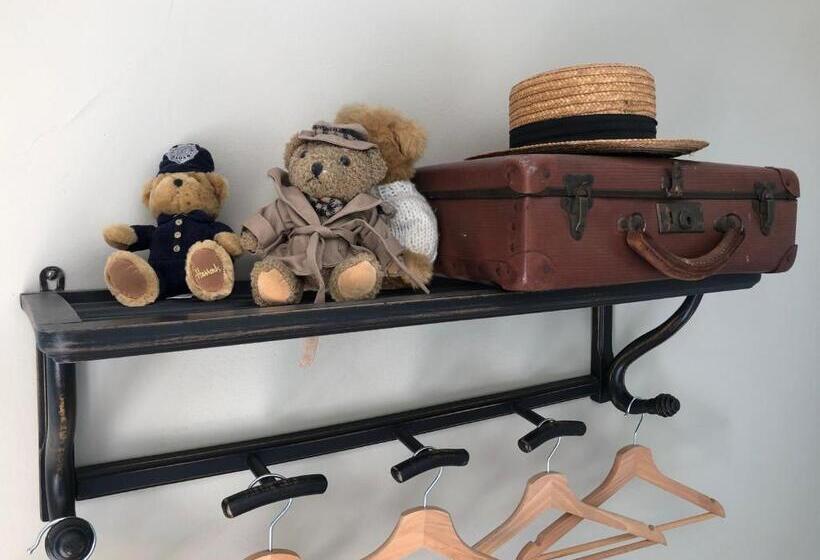 غرفة قياسية سرير كينج, Les Aurochs