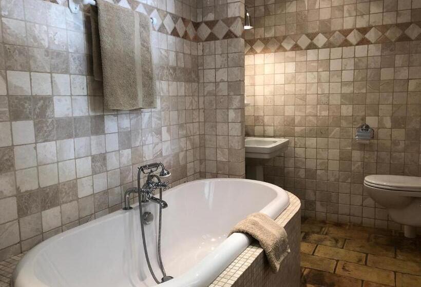 חדר סטנדרט עם מיטת קינג, Les Aurochs