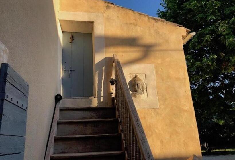 Номер Стандарт, Mas à Cheval Blanc En Provence