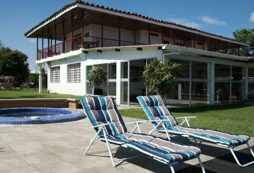 スタンダード４人部屋, Finca Hotel Villa Clara