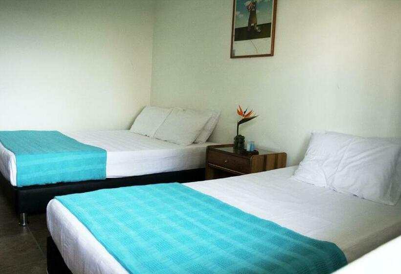 4인용 스탠다드 룸, Finca Hotel Villa Clara