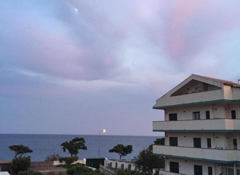 Номер Deluxe Вид на Море с Балконом, Gr B&b