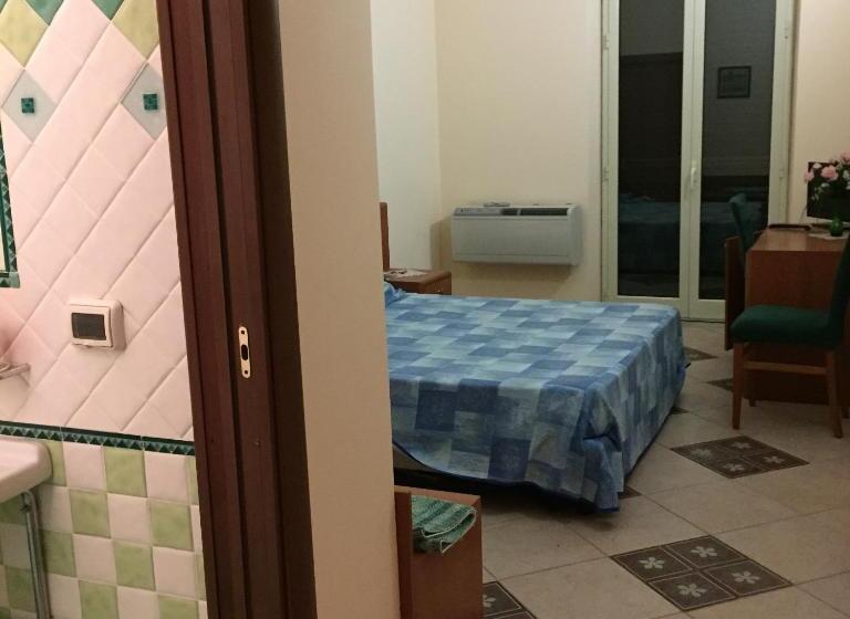 اتاق لوکس, Gr B&b