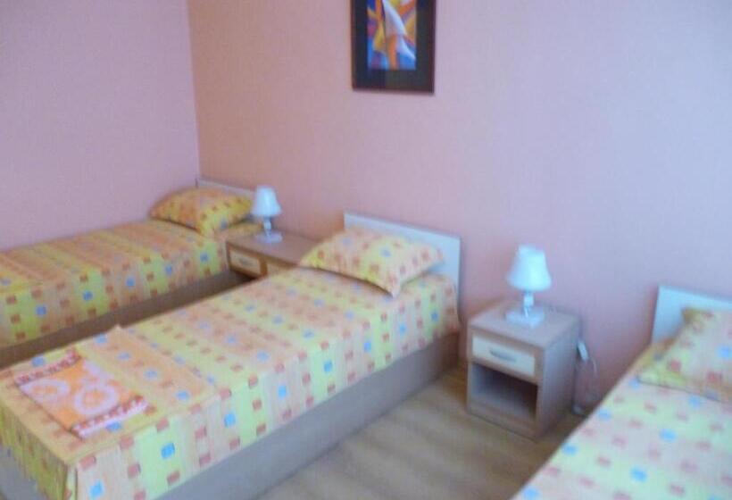 Triple Room Sea View, Zora