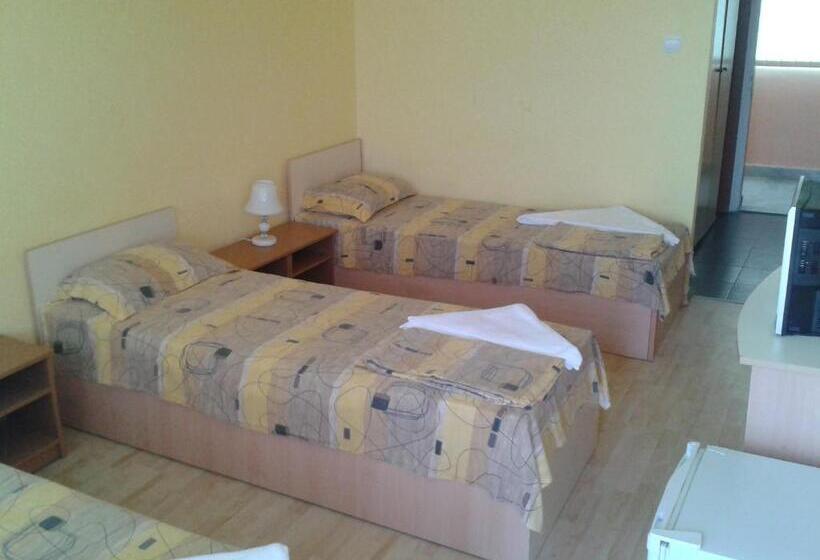 Triple Room Sea View, Zora