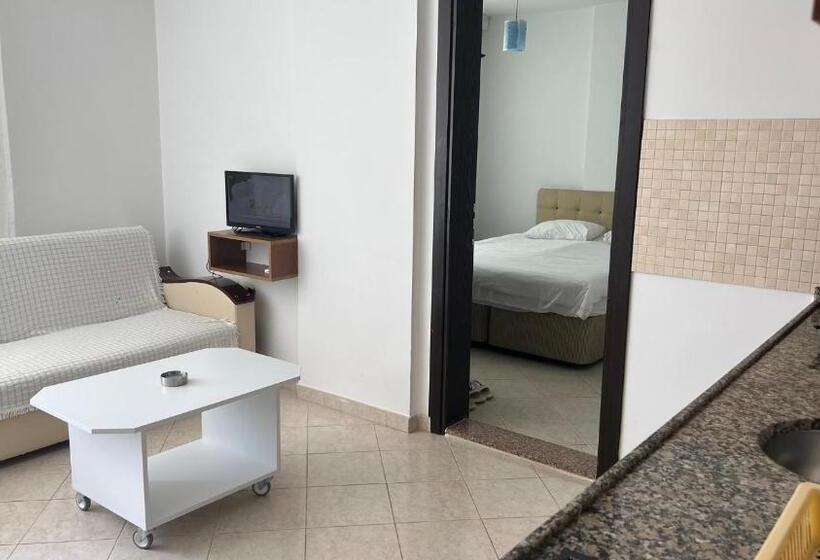 バルコニー付き1ベッドルームアパートメント, Oğuz Apart