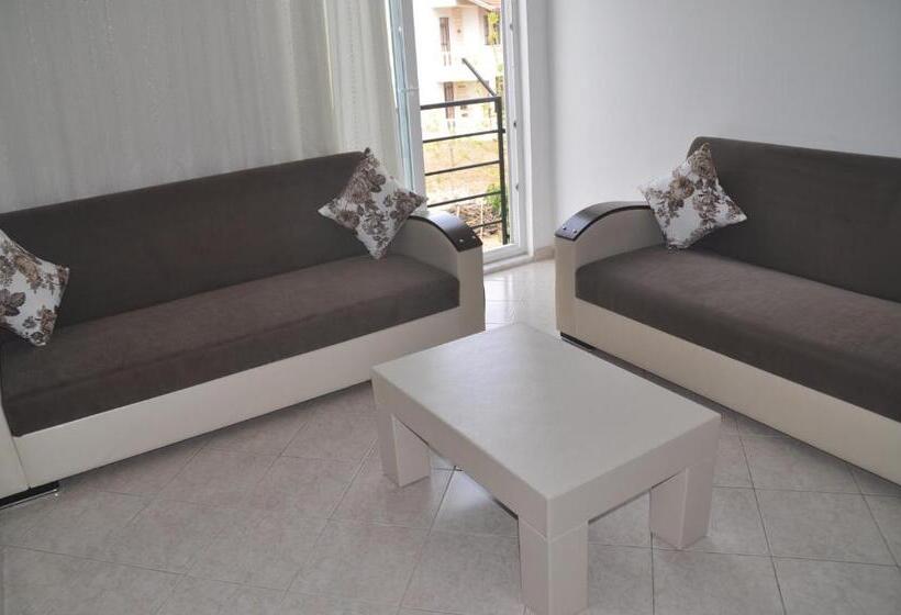 バルコニー付き1ベッドルームアパートメント, Oğuz Apart