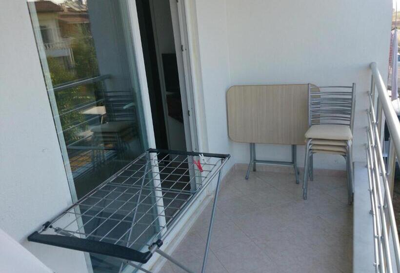 庭の見える1ベッドルームアパートメント, Oğuz Apart