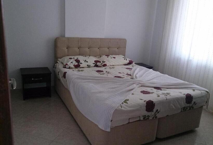 庭の見える1ベッドルームアパートメント, Oğuz Apart