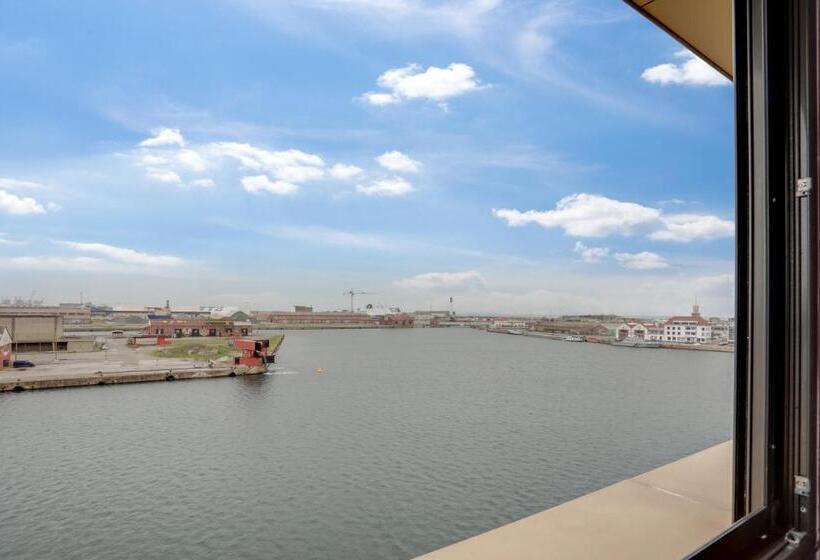 Superior studio with view, All Suites Appart Hôtel Dunkerque