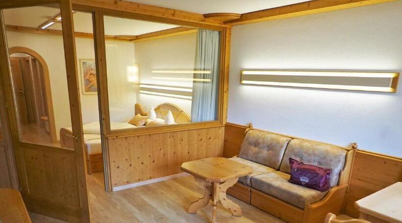 スタンダードスタジオ, Alpenbad Hotel Hohenhaus