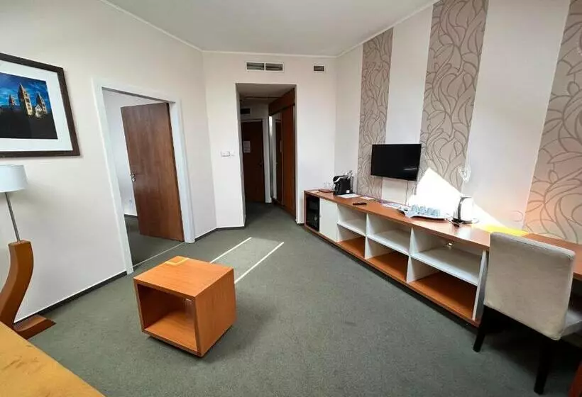 سوییت, Boutique Hotel Sopianae