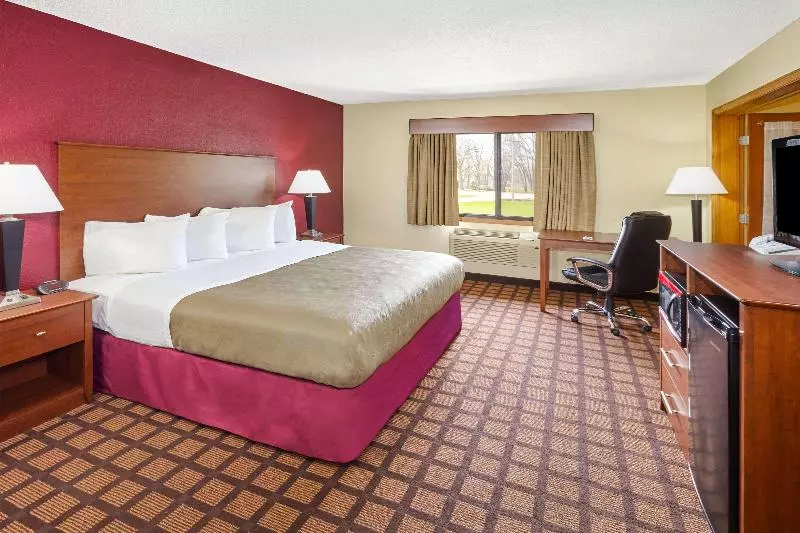 キングサイズベッドのデラックスルーム, Americinn By Wyndham Burlington
