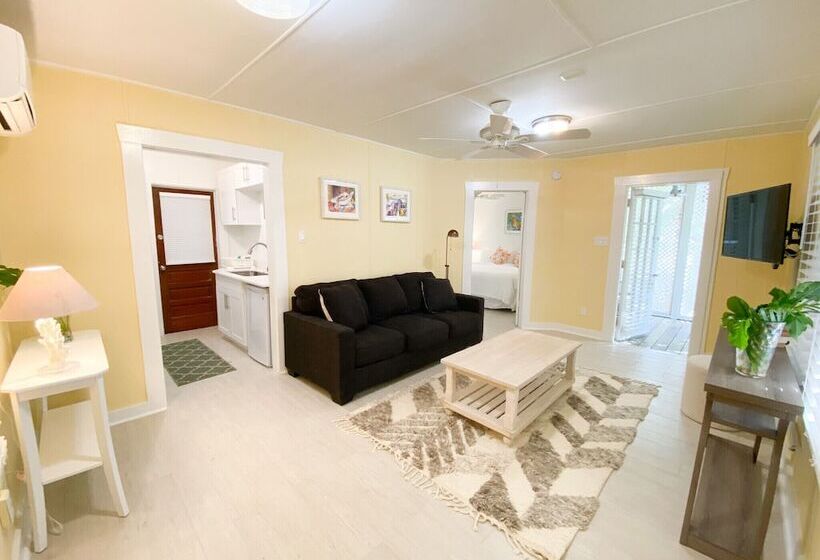 كابينة, Authors Key West Guesthouse