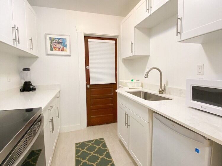 كابينة, Authors Key West Guesthouse