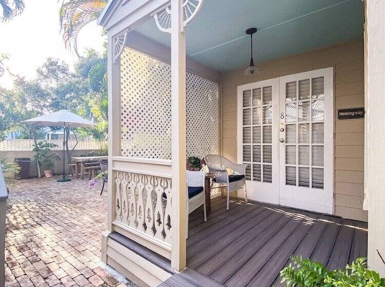 كابينة, Authors Key West Guesthouse