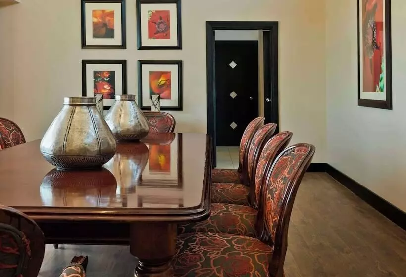 سوئیت پرزیدنت, Avani Lesotho Hotel & Casino