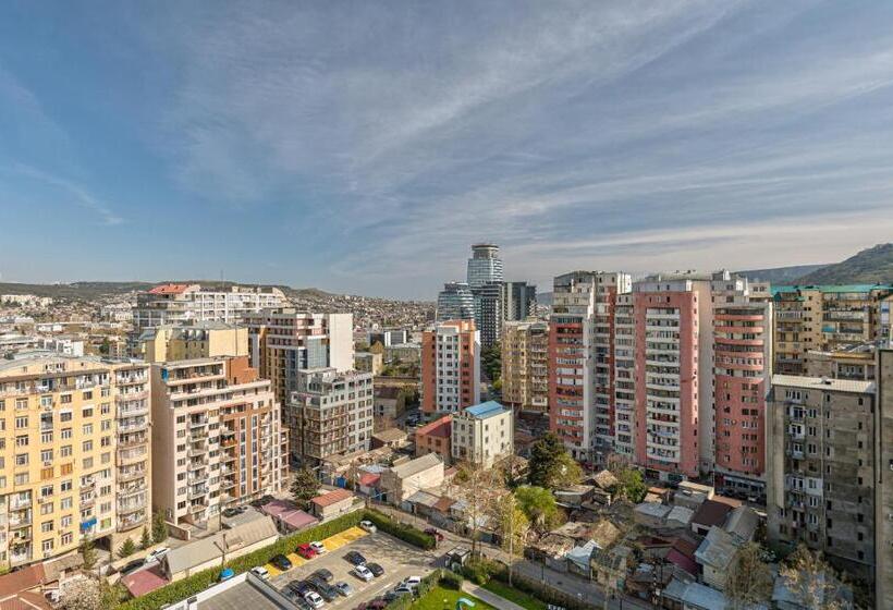 اتاق لوکس با تخت بزرگ, Best Western Tbilisi Art