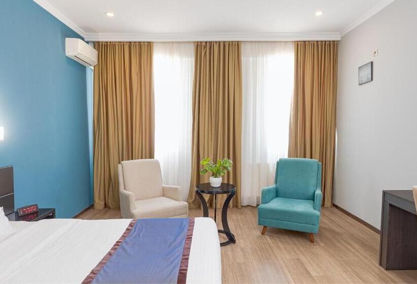 اتاق لوکس با تخت بزرگ, Best Western Tbilisi Art