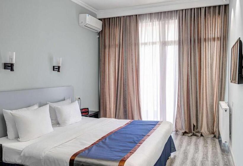 اتاق لوکس با تخت بزرگ, Best Western Tbilisi Art