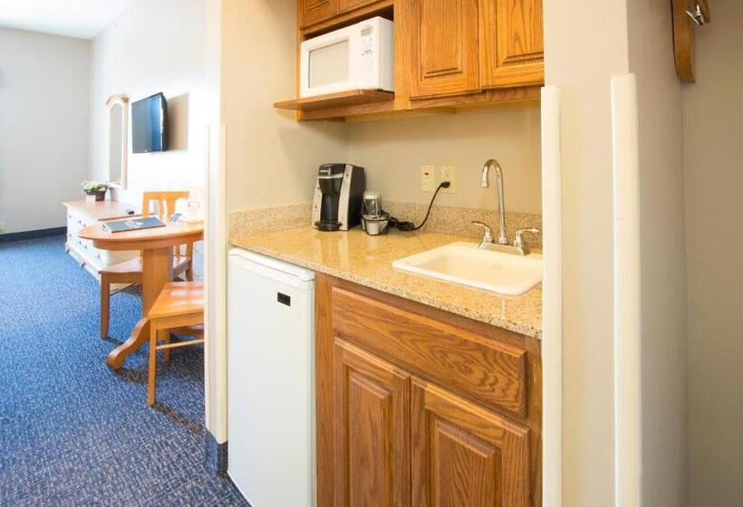 Четырехместный Номер Deluxe, Blue Gate Garden Inn