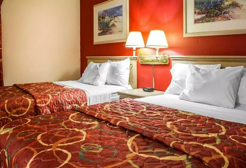 ２ダブルベッドのスタンダードルーム, Econo Lodge Inn & Suites