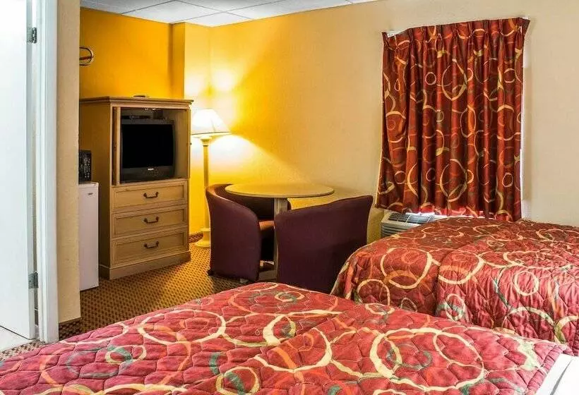 ２ダブルベッドのスタンダードルーム, Econo Lodge Inn & Suites