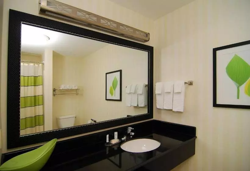 スタンダードスタジオ, Fairfield Inn & Suites Tehachapi