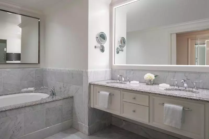 キングサイズベッドのスーペリアルーム, Four Seasons Hotel Westlake Village