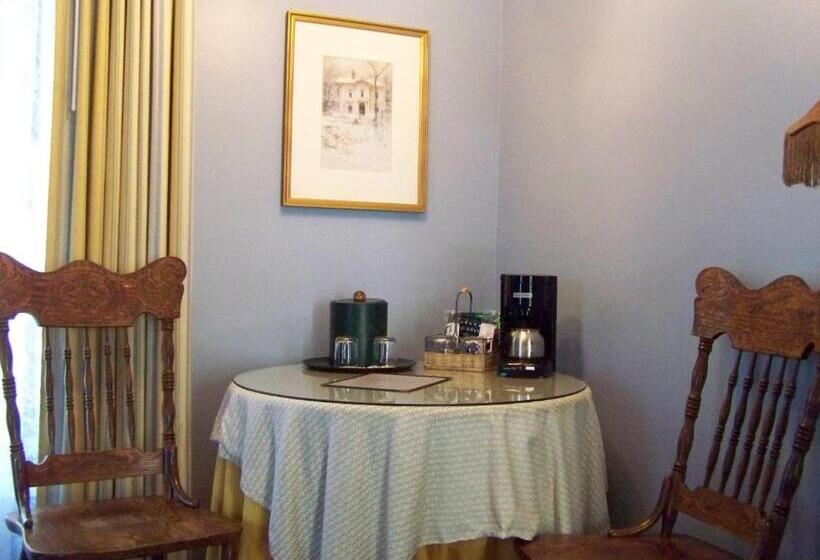 חדר סטנדרט עם מיטת קינג, Hill House Inn