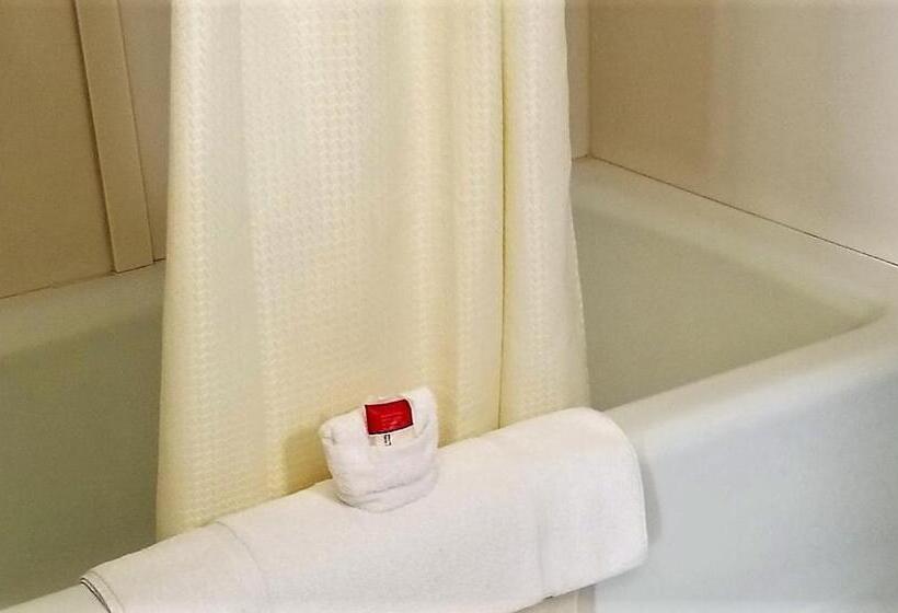 סוויטה נוף לים, Hill House Inn