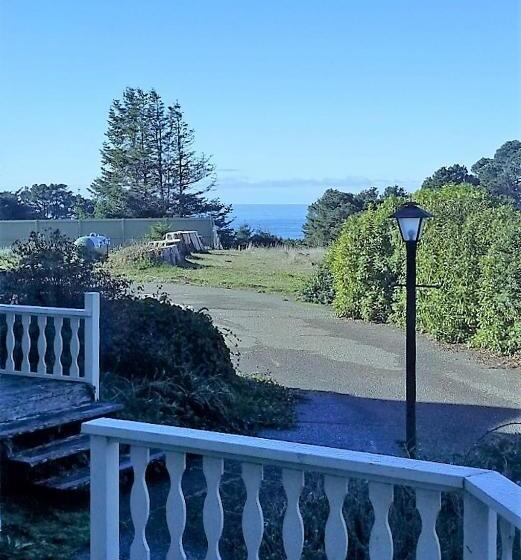 סוויטה נוף לים, Hill House Inn