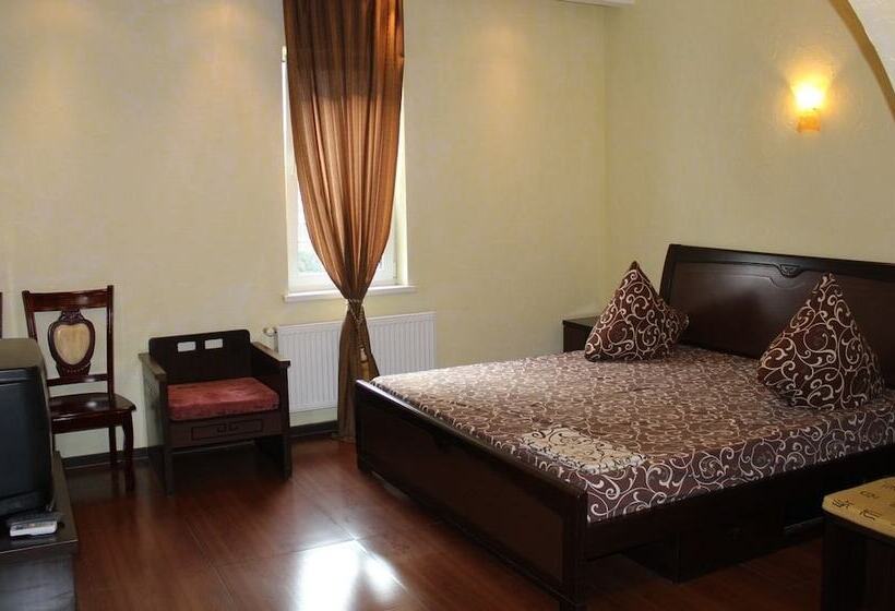 سوییت جونیور, Shanhai Blues