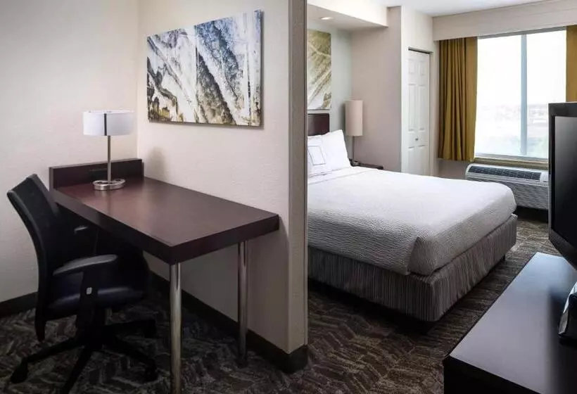 キングサイズベッドのスイートルーム, Springhill Suites Bakersfield