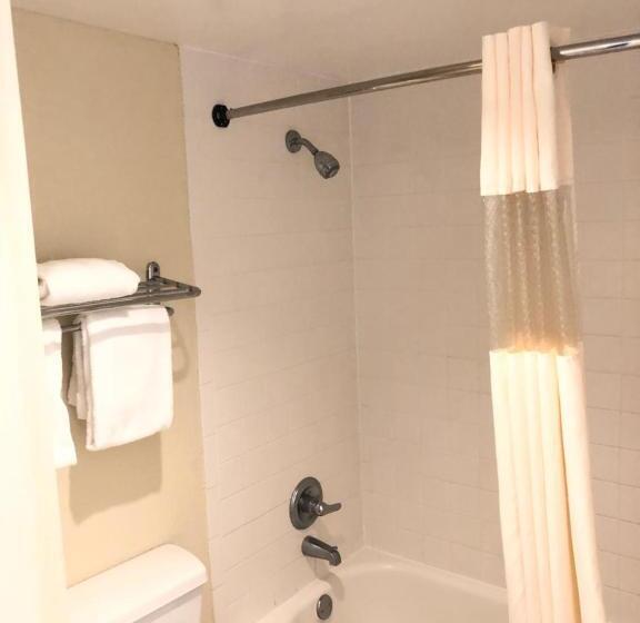 غرفة قياسية سرير كينج, Super 8 By Wyndham Gulfport Biloxi Airport