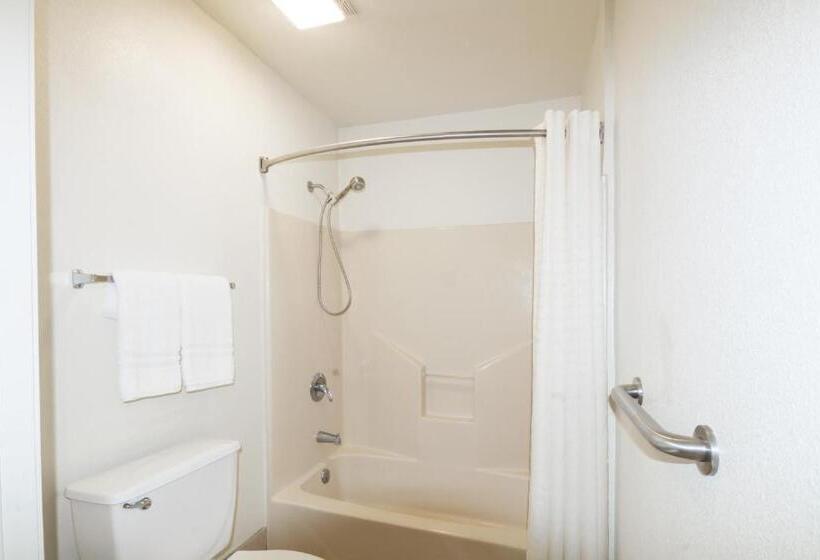 غرفه قياسيه سريرين مزدوجين, Travelodge By Wyndham Temple