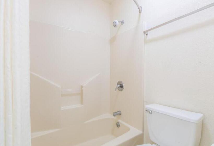 غرفة قياسية سرير كينج, Travelodge By Wyndham Temple