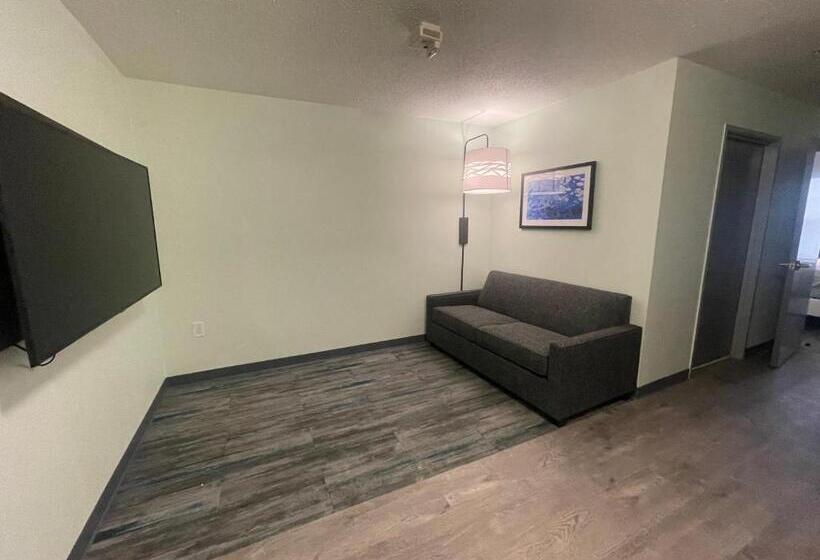 キングサイズベッドのスイートルーム, Wingate By Wyndham Waldorf   Washington Dc Area