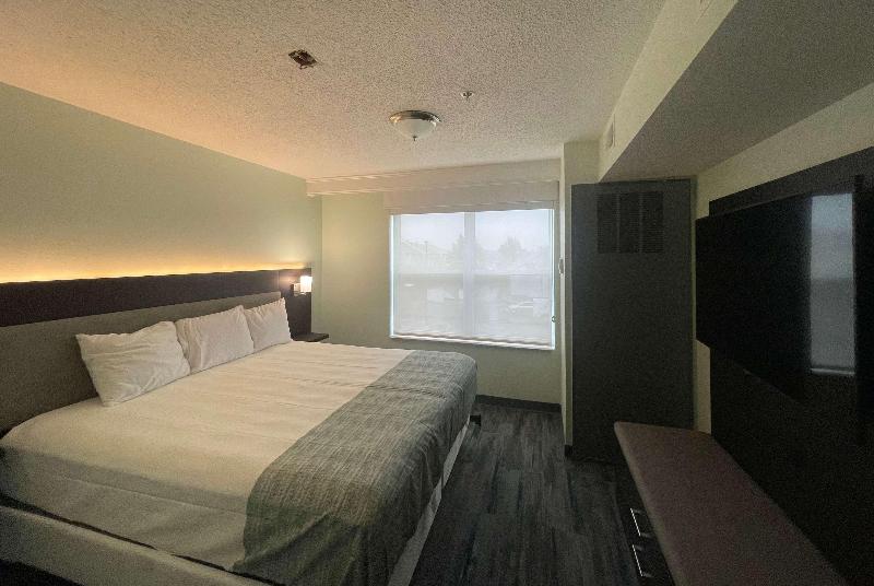 キングサイズベッドのスタンダードルーム, Wingate By Wyndham Waldorf   Washington Dc Area