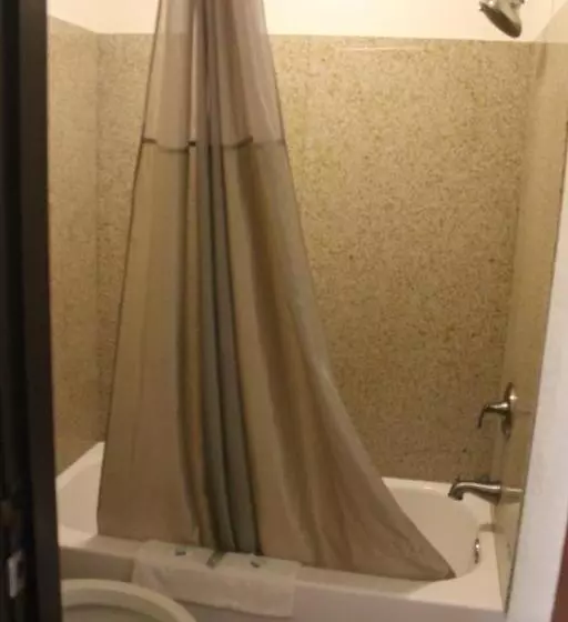 ２ダブルベッドのスタンダードルーム, Ashley Inn Ponca City