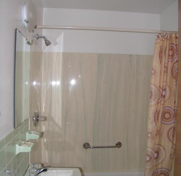 חדר סטנדרט שתי מיטות זוגיות, Seven Oakes Motel