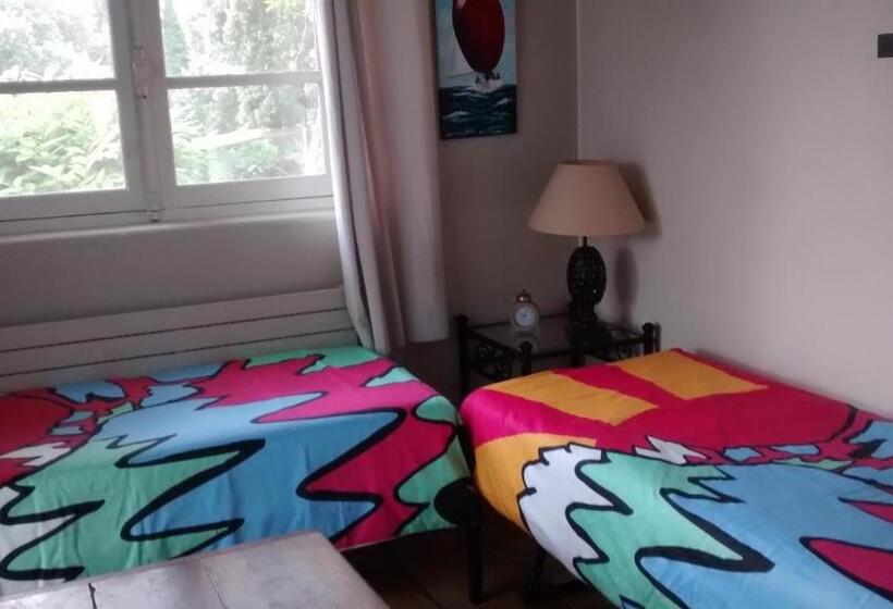 דירת שני חדרים, La Bousquatière