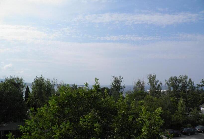 Номер Стандарт с Балконом, Family Hotel Maritime